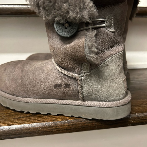 Ugg - Picture 6 of 10